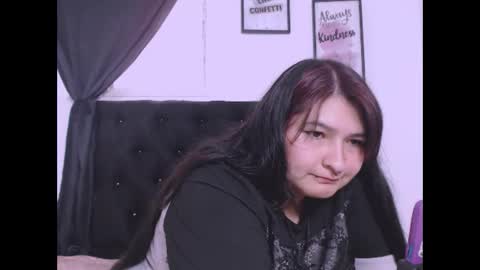 Snapshot of radiantgoddes chatting on 10-27-25, 03:49 radiantgoddes online show from 10-27-25, 03:49