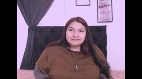 Snapshot of radiantgoddes chatting on 11-06-25, 01:45 radiantgoddes online show from 11-06-25, 01:45