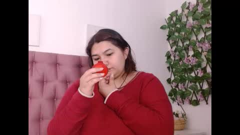 Snapshot of radiantgoddes chatting on 11-18-25, 01:04 radiantgoddes online show from 11-18-25, 01:04