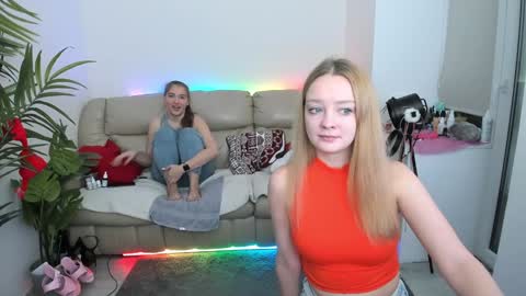 Yuki and Ari online show from 12-02-24, 03:47