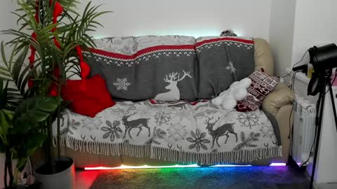 Yuki and Ari online show from 12-16-24, 12:04