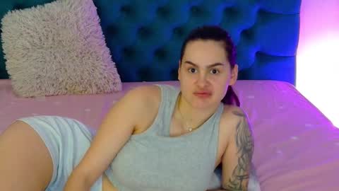 sweet peach online show from 01-14-26, 08:09