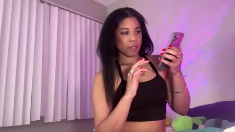 Snapshot of raewerks chatting on 10-21-25, 01:50 RaeWerks online show from 10-21-25, 01:50