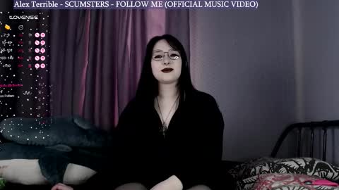 Snapshot of rageins chatting on 12-17-25, 06:08 Janna online show from 12-17-25, 06:08