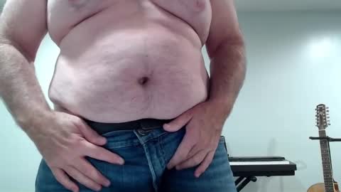 Snapshot of ragin_hardon001 chatting on 12-22-24, 09:31 Ray online show from 12-22-24, 09:31