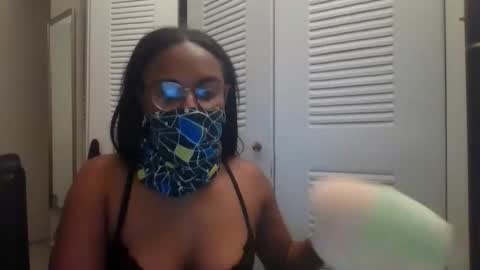 Snapshot of raii8092 chatting on 10-23-25, 03:17 raii8092 online show from 10-23-25, 03:17