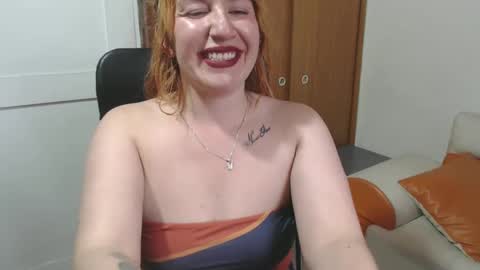 Snapshot of raillye_lsx chatting on 02-24-25, 09:52 Paula online show from 02-24-25, 09:52