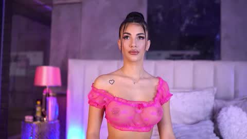 Raisa online show from 10-13-25, 04:07