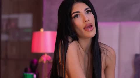 Raisa online show from 11-22-25, 04:39