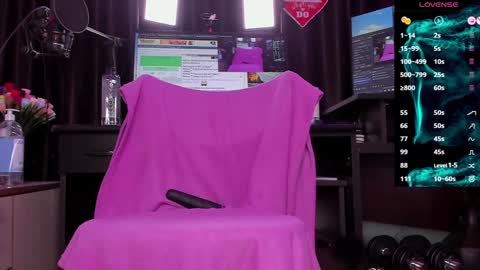 Laura online show from 12-11-24, 02:41