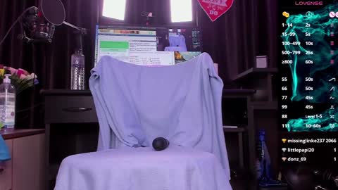 Laura online show from 12-30-24, 05:37