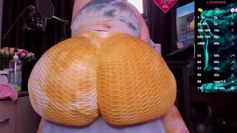 Laura online show from 03-01-25, 04:15