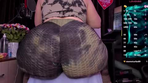 Laura online show from 09-26-25, 03:10