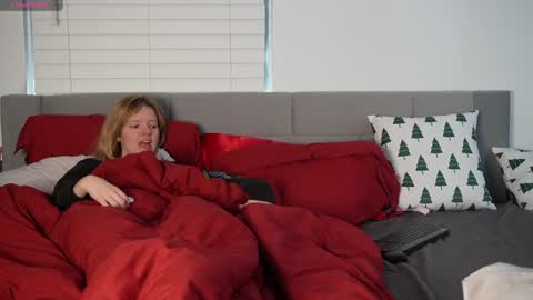 Snapshot of ramichick chatting on 12-21-24, 02:47 Rami online show from 12-21-24, 02:47