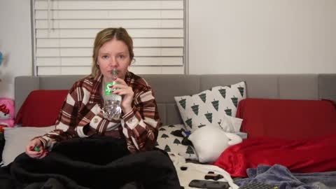 Snapshot of ramichick chatting on 01-06-25, 01:31 Rami online show from 01-06-25, 01:31