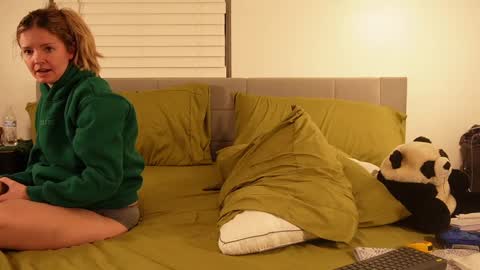 Snapshot of ramichick chatting on 02-18-25, 01:43 Rami online show from 02-18-25, 01:43