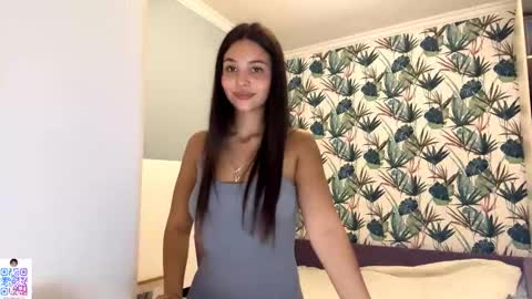 Snapshot of ranaeriveras chatting on 10-12-25, 09:03 ShyBerry online show from 10-12-25, 09:03