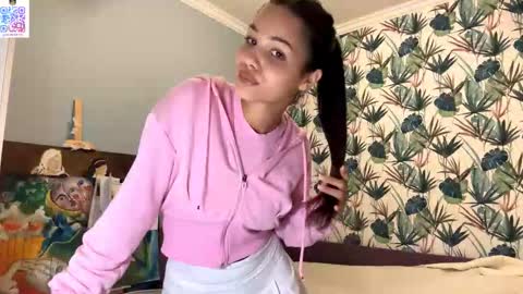 Snapshot of ranaeriveras chatting on 10-16-25, 09:27 ShyBerry online show from 10-16-25, 09:27