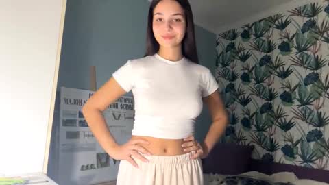 Snapshot of ranaeriveras chatting on 10-29-25, 08:10 ShyBerry online show from 10-29-25, 08:10