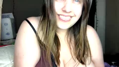 randicandi96 online show from 12-16-25, 07:46