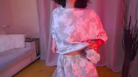 Snapshot of randiheart chatting on 10-25-25, 08:58 Arlette online show from 10-25-25, 08:58