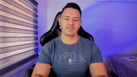 Snapshot of ransoj chatting on 11-12-25, 02:39 Jonas online show from 11-12-25, 02:39