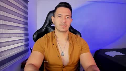 Snapshot of ransoj chatting on 11-18-25, 02:10 Jonas online show from 11-18-25, 02:10