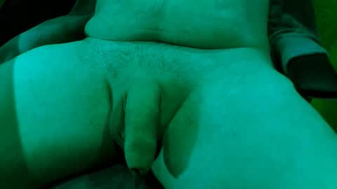 Snapshot of rapaces49 chatting on 10-25-25, 07:49 Raptor online show from 10-25-25, 07:49