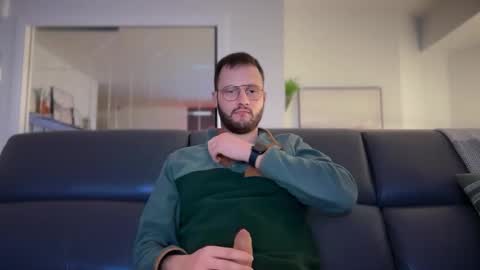 Snapshot of raphwoods95 chatting on 02-28-26, 12:11 Raph online show from 02-28-26, 12:11