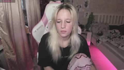 Rapunzel online show from 11-17-25, 01:28