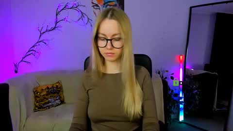 Raquel online show from 09-26-25, 07:29