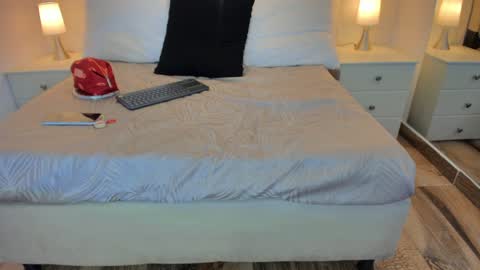 Raquel Moore  online show from 01-29-25, 09:12