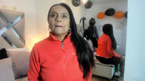 Raquel Moore  online show from 11-04-25, 11:42