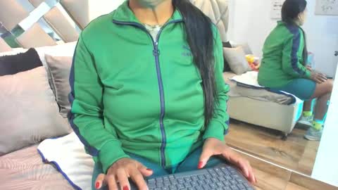 Raquel Moore  online show from 11-19-25, 11:32