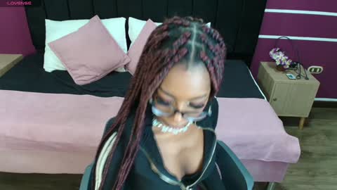 Raquel online show from 12-19-24, 07:18