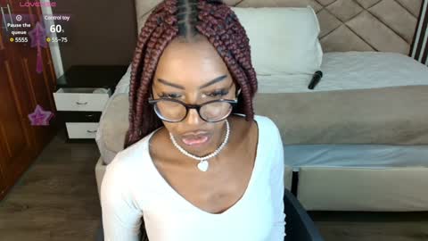 Raquel online show from 01-13-25, 02:53