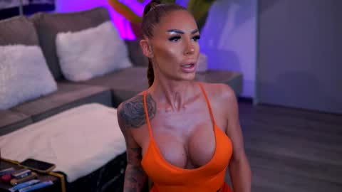 Raquelle online show from 11-24-25, 04:34