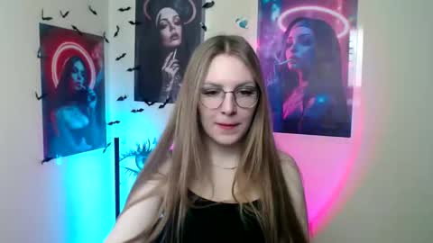 Snapshot of raspberry0101 chatting on 10-17-25, 07:11 raspberry0101 online show from 10-17-25, 07:11