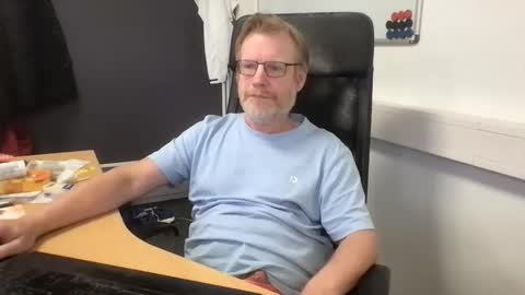 Snapshot of raunchyme chatting on 12-01-25, 02:33 Raunchy me online show from 12-01-25, 02:33