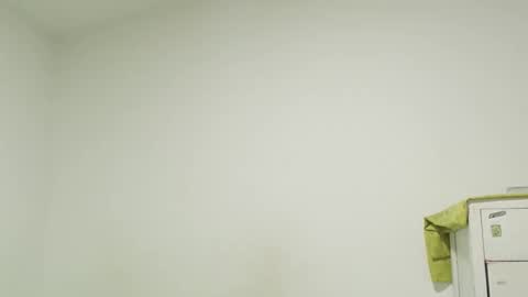 Snapshot of raven20081024 chatting on 11-21-25, 02:54 raven20081024 online show from 11-21-25, 02:54