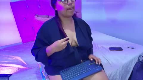 raven_gaze online show from 09-18-25, 01:18