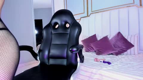 raven_jade_ online show from 03-01-25, 06:57