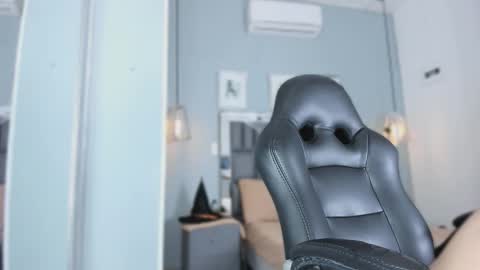 raven_jade_ online show from 11-01-25, 07:16