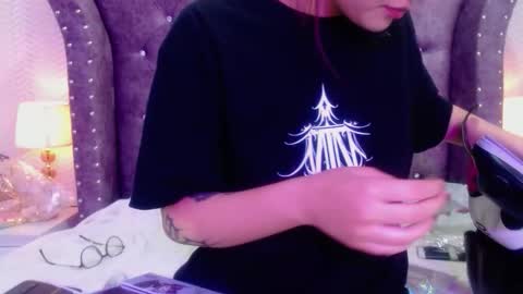 raven_love_ online show from 11-04-25, 07:35