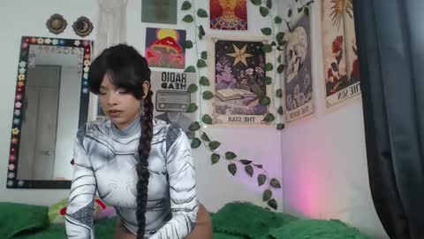 raven  online show from 11-12-25, 10:41