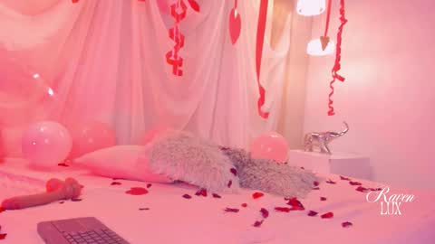 Snapshot of raven_luxx chatting on 02-15-26, 07:51 RAVEN online show from 02-15-26, 07:51