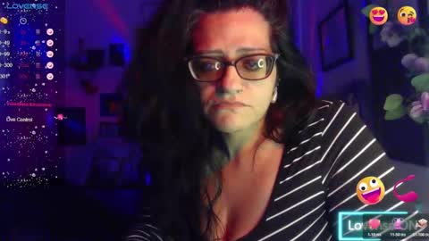 Snapshot of ravenandsin chatting on 11-03-25, 11:59 Raven online show from 11-03-25, 11:59