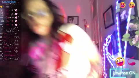 Snapshot of ravenandsin chatting on 11-09-25, 11:36 Raven online show from 11-09-25, 11:36