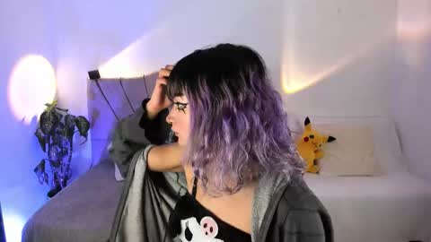 Snapshot of ravencollen chatting on 11-07-25, 12:49 ravencollen online show from 11-07-25, 12:49