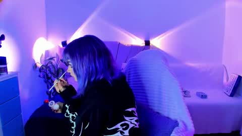 Snapshot of ravencollen chatting on 12-02-25, 01:22 ravencollen online show from 12-02-25, 01:22